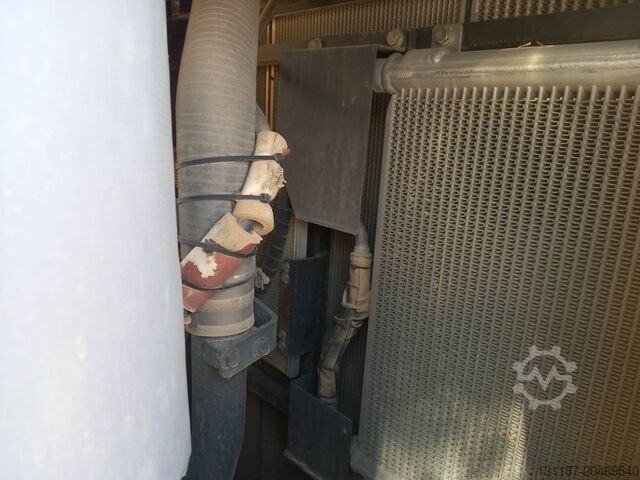 Nivelační stroj Komatsu D155A-6R (4 Pcs available in Abu Dhabi)