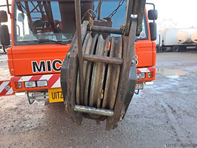 Terénní jeřáb Tadano ATF70G-4