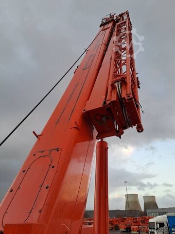 Terénní jeřáb Tadano ATF70G-4