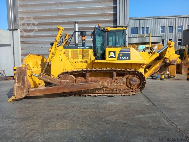 Nivelační stroj Komatsu D155A-6R (4 Pcs available in Abu Dhabi)