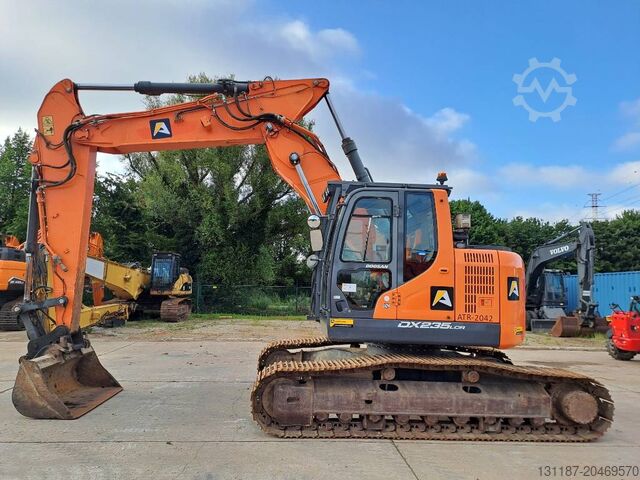 Grävmaskin med larvband Doosan DX 235 LCR-5