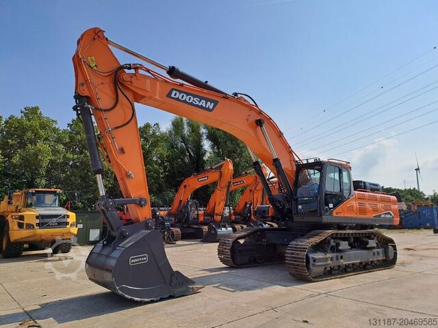 Grävmaskin med larvband Doosan DX530LC-7M