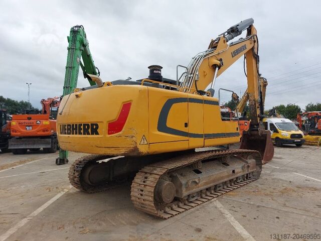 Grävmaskin med larvband Liebherr R936LC