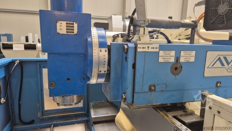 Universal milling machine AVIA FNE 40 NC