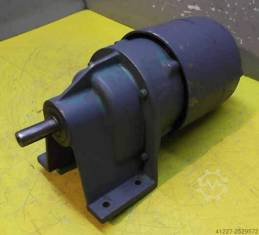 Gearmotor 0,33 kW, 216 omdr/min Bauer D040/90