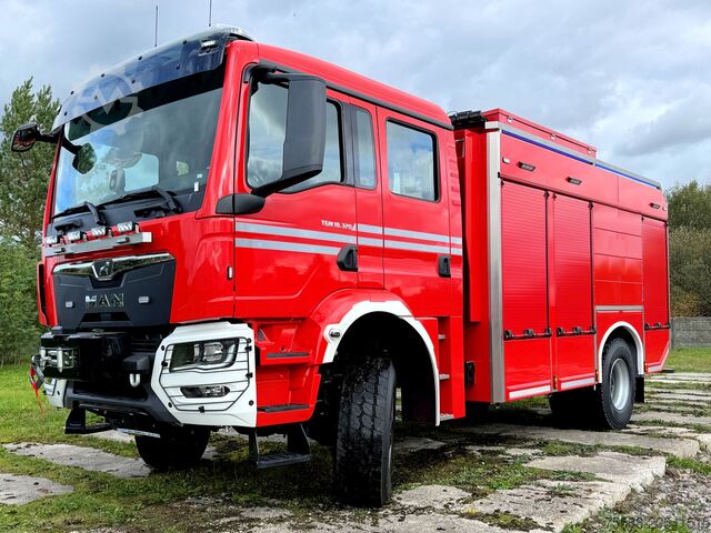 Tűzoltó tartályos gépjármű, 6000 liter víz kapacitással MAN TGM 18.320 TLF 4000 6.000l 4x4 Seilwinde