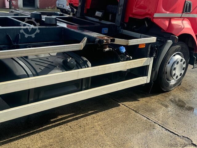 Truck chassis Renault MOTRICE TELAIO e DAF CENTINATA