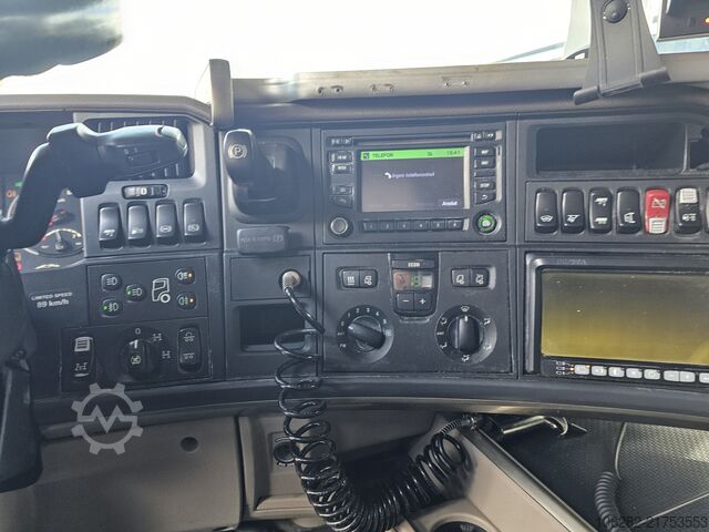 Standart çekici ünitesi SCANIA R620 Topline LA6X4HNB V8