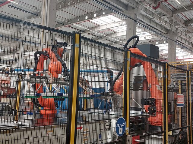 Tunnel di lavaggio con robot WEBER CEEVER KUKA 
