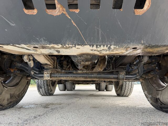 Betonszállító teherautó Iveco TRAKKER 450