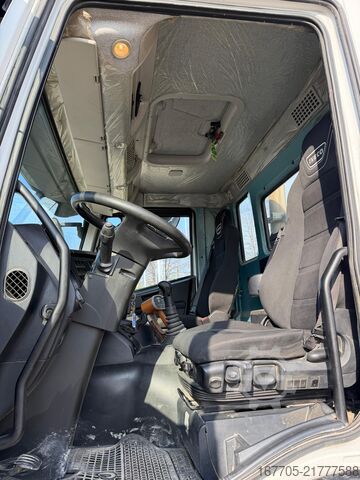 Betonszállító teherautó Iveco TRAKKER 500