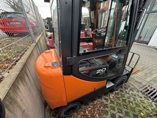 Diesel truckar Doosan D20SC-5