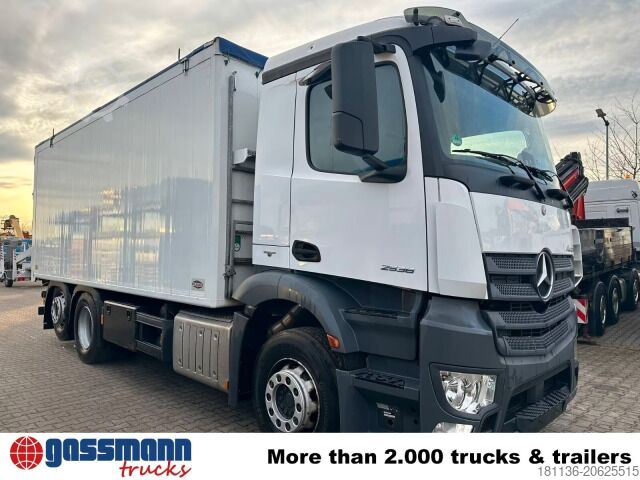 LKW mit Kofferaufbau Schubbodenaufbau mit Plane ca 29m³, Funk