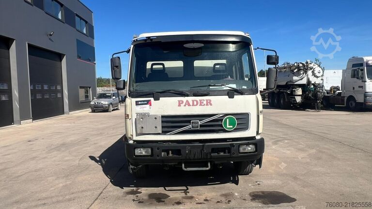 Tankwagen Volvo FL 220 (11000 L / MANUAL GEARBOX / 10 BOLTS / 1...