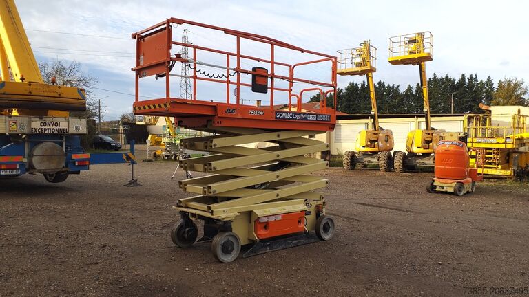 Schaarheftafel JLG 3246ES (9,68m)