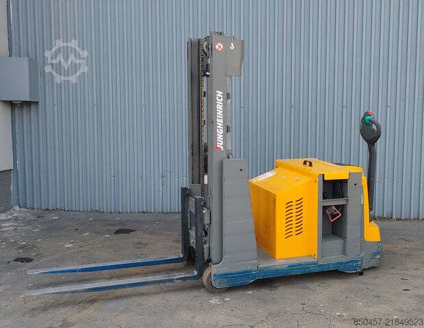 Stivuitoare pentru paleți Jungheinrich EJG112 batt2022/ 2019y/ 13434mh/ 2.5m/ tilt
