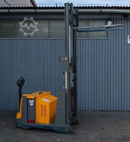 Stivuitoare pentru paleți Jungheinrich EJG112 batt2022/ 2019y/ 13434mh/ 2.5m/ tilt
