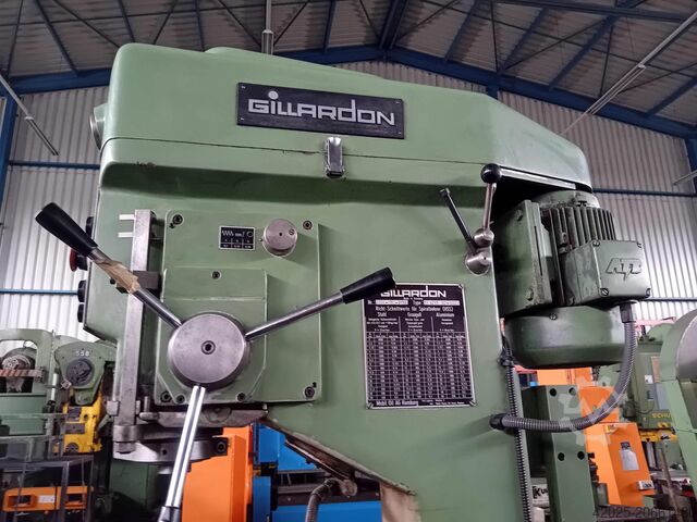 Ajuste de altura de la cabeza y mesa de sujeción GILLARDON , GK 40 VE