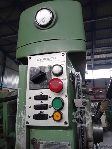 Ajuste de altura de la cabeza y mesa de sujeción GILLARDON , GK 40 VE