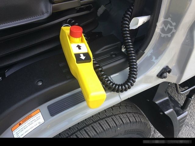 Kiepwagen bestelauto MITSUBISHI Canter 3C15 Dreiseitenkipper AHK 3,5t/Klima/grau