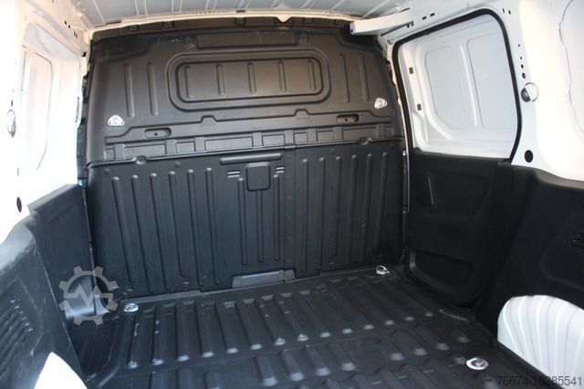 Bestelwagen OPEL Combo E Cargo Edition Klima PDC Bluetooth AHK