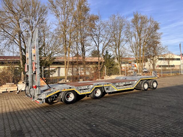 Rimorchio a pianale ribassato Möslein T 4 VB H1 R  neuer 4 Achs Tieflader + Radmulden