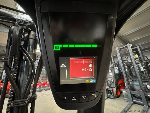 Chariot élévateur électrique à 3 roues Linde E12-386-02 + Ladegerät 3550 --EK