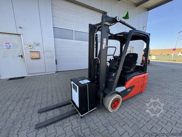 Chariot élévateur électrique à 3 roues Linde E20L + Ladegerät NEU 48120--EK