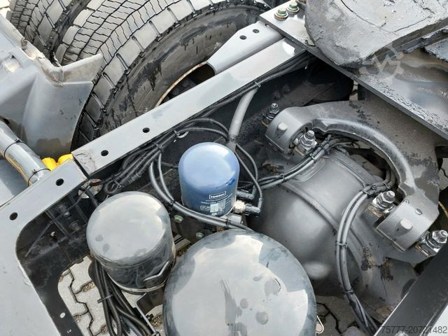 Standard tractor unit MAN TGX 18.460 XXL-Broken Engine-INTARDER-2 Tanks