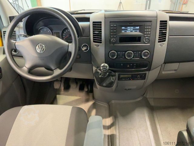 Minibus VOLKSWAGEN Crafter Kombi 35 mittel L2H1 Fensterbus Ahk.3,5t