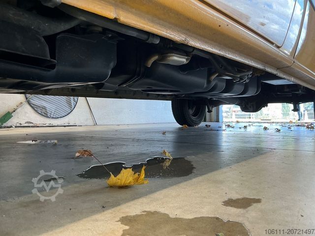 Minibus VOLKSWAGEN Crafter Kombi 35 mittel L2H1 Fensterbus Ahk.3,5t