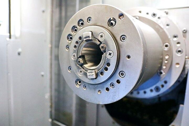 Centro de usinagem horizontal MORI SEIKI SH 400