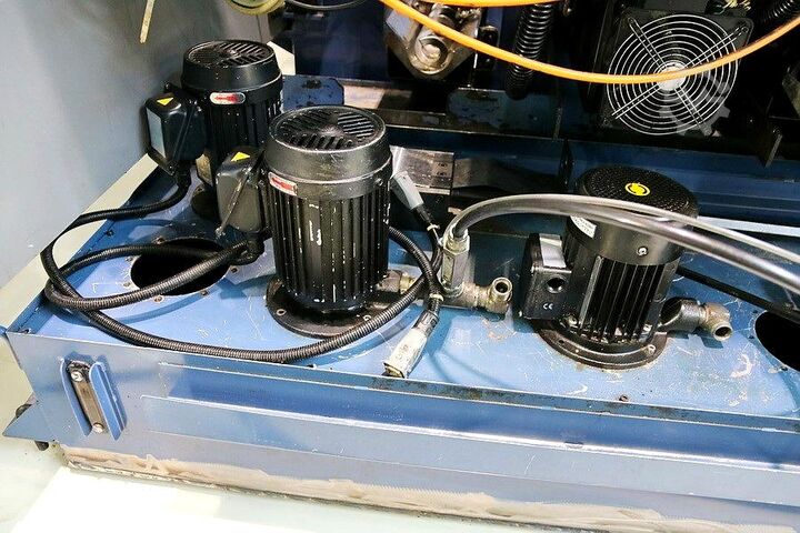 Centro de usinagem horizontal MORI SEIKI SH 400