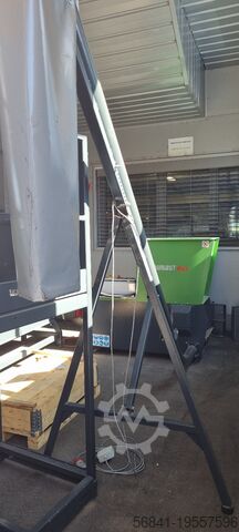 Enkelassige versnipperaar ROBUST SD600 with Snail conveyor