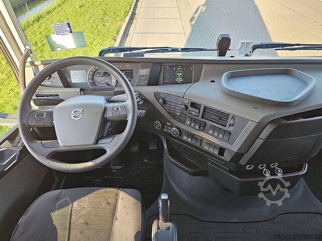 Standard-SZM VOLVO FH 500 6X2 STEERED PTO+HYDR