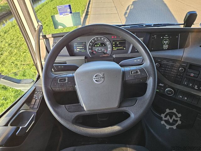 Standard-SZM VOLVO FH 500 6X2 STEERED PTO+HYDR