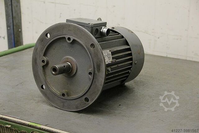 Motor eléctrico 1,5 kW 935 rpm MEZ 1AP100L-6