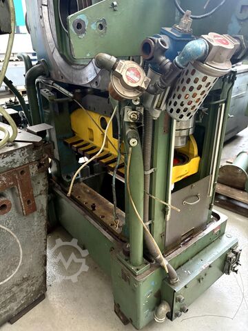 Máquina de estampagem automática Bruderer BSTA 40