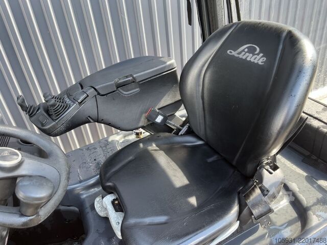 Elektromos négykerekű targonca Linde E16P-01