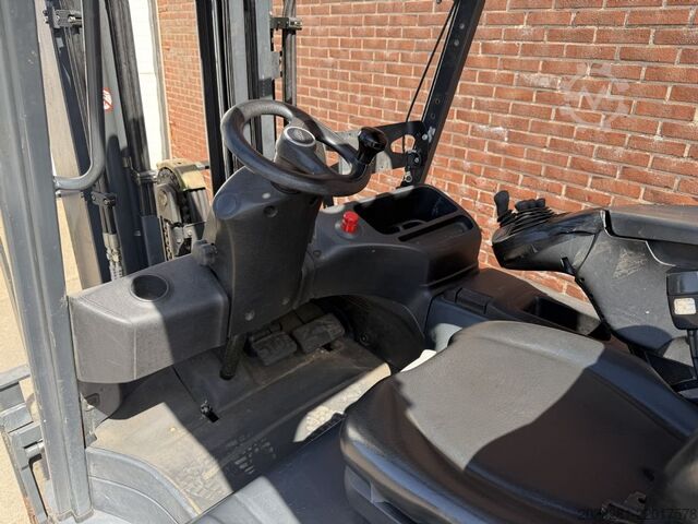 Elektrikli 4 tekerlekli forklift Linde E25HL-01/600