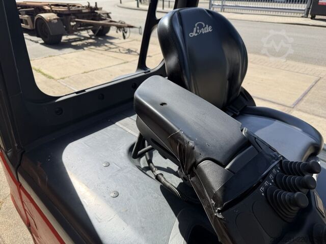 Elektrikli 4 tekerlekli forklift Linde E25HL-01/600