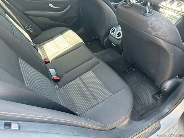 Minibüs MERCEDES-BENZ E 220d T Automatik 143kw * LED * Navi * Kamera