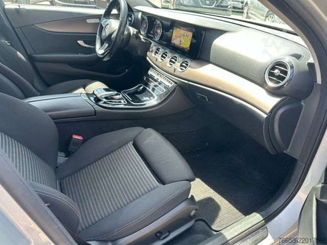 Minibüs MERCEDES-BENZ E 220d T Automatik 143kw * LED * Navi * Kamera