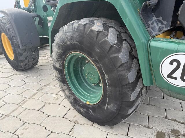 Lastare Caterpillar 906