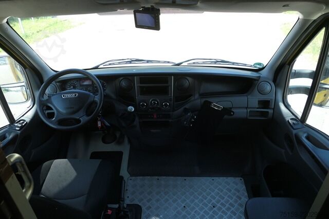 Vrachtwagen met bakwagen iveco Daily 35 S11 C30C AUTOMATIK KAMERA Regale LUFT DURCHGANG EURO-5 CoC