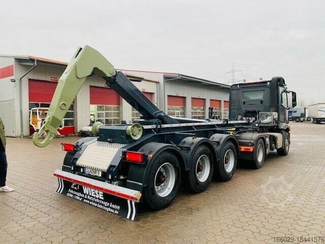 Naczepa z wymienną zabudową Auflieger Abrollkipper Hakenlift Agrarausführung