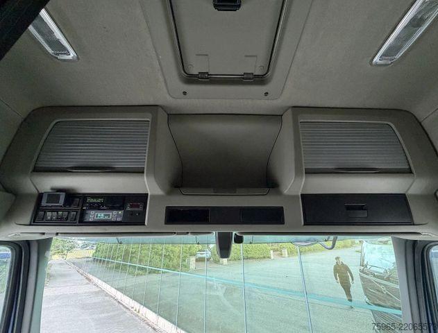 Caminhão frigorífico VOLVO FM VOL LUCHT GEVEERD 6 KARREN BAK THEO MULDER KO