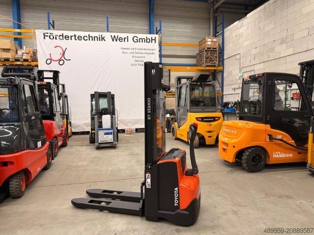 High Lift stacker Toyota SWE140