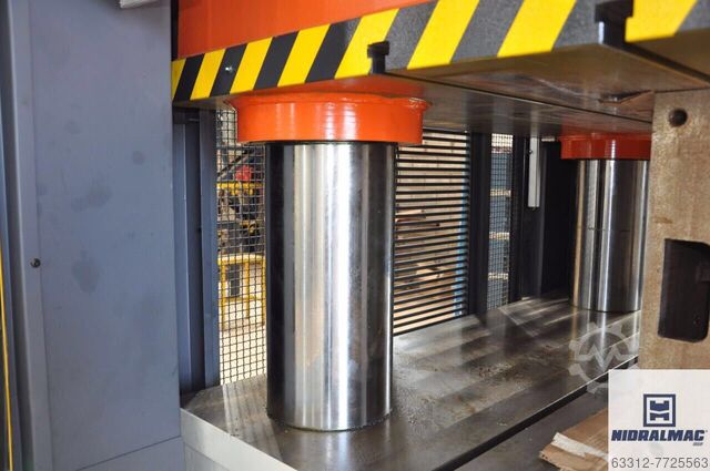 Hydraulische pers HIDRALMAC Viersäulenpresse 400T