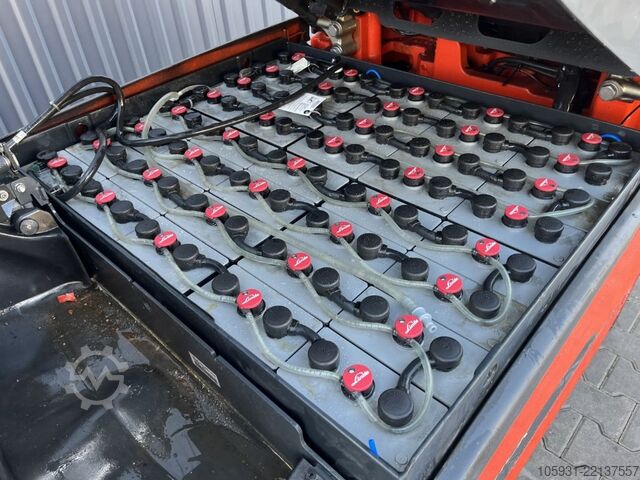 Empilhador eléctrico de 4 rodas Linde E25L-01